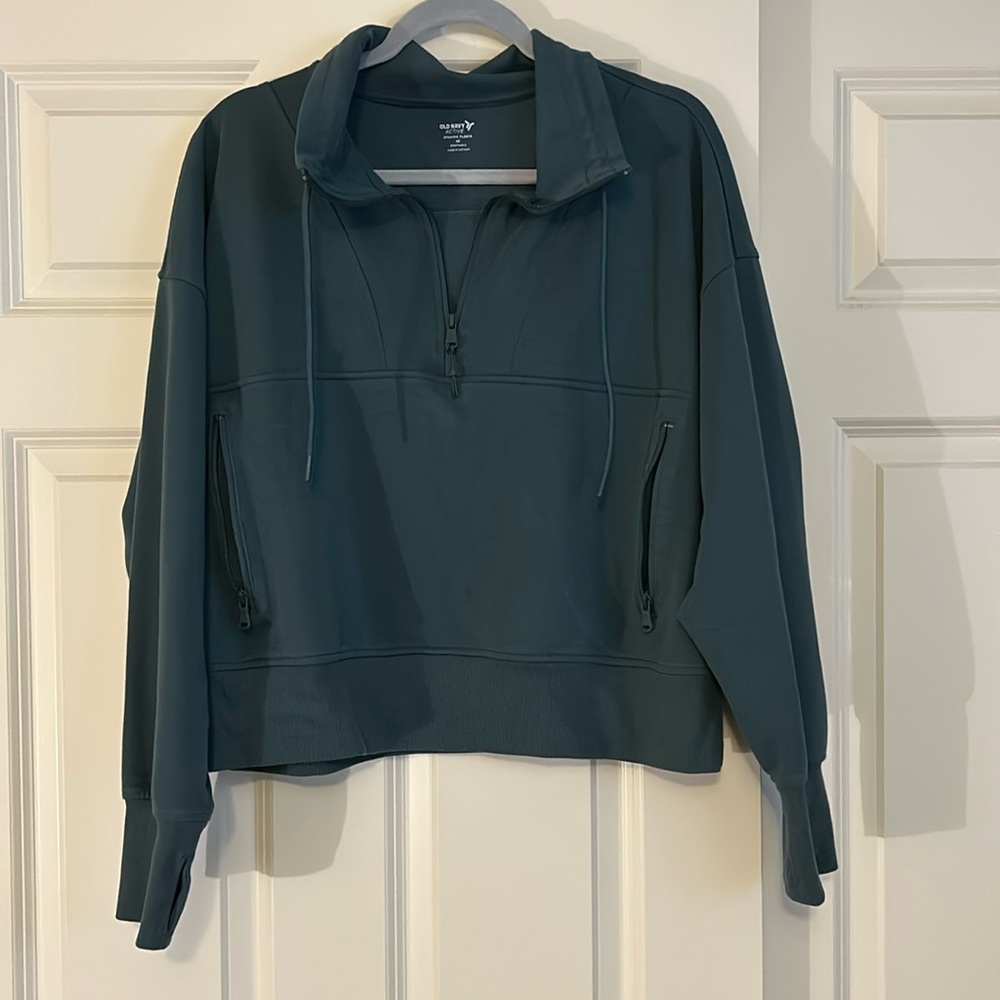 Old Navy Active Dynamic Fleece Cropped Quarter Zip Sweatshirt